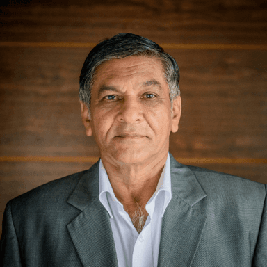 Lora Momen Smith Image